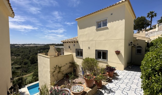 Resale - Villa -
Villamartin - Costa Blanca