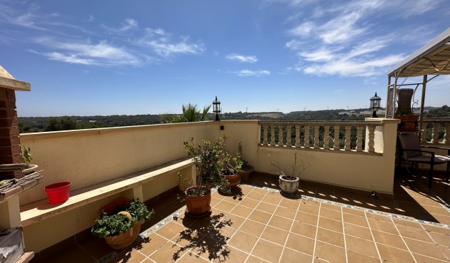 Resale - Villa -
Villamartin - Costa Blanca