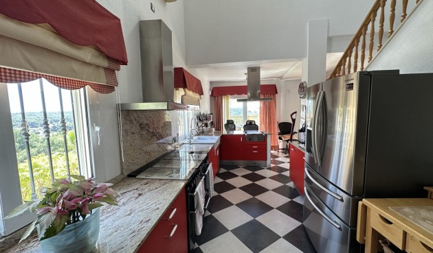 Resale - Villa -
Villamartin - Costa Blanca