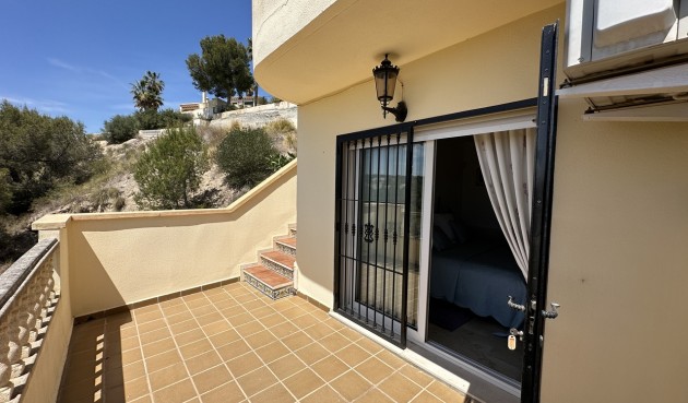 Resale - Villa -
Villamartin - Costa Blanca
