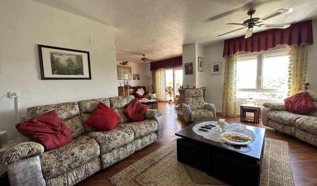 Resale - Villa -
Las Ramblas Golf - Inland