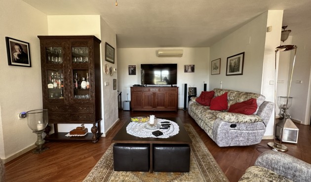 Resale - Villa -
Las Ramblas Golf - Inland