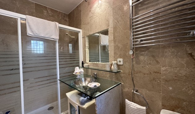 Resale - Villa -
Las Ramblas Golf - Inland