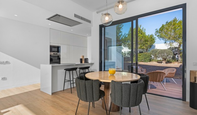 Resale - Villa -
Dehesa de Campoamor - Costa Blanca