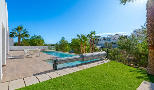 Resale - Villa -
Dehesa de Campoamor - Costa Blanca