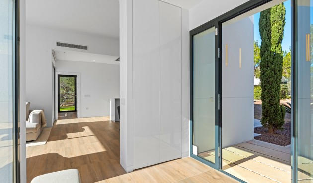 Resale - Villa -
Dehesa de Campoamor - Costa Blanca