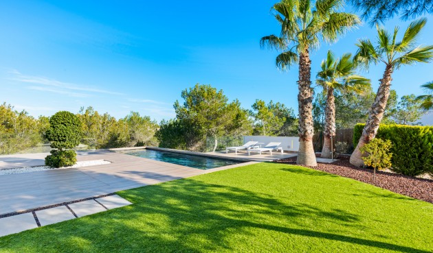 Resale - Villa -
Dehesa de Campoamor - Costa Blanca