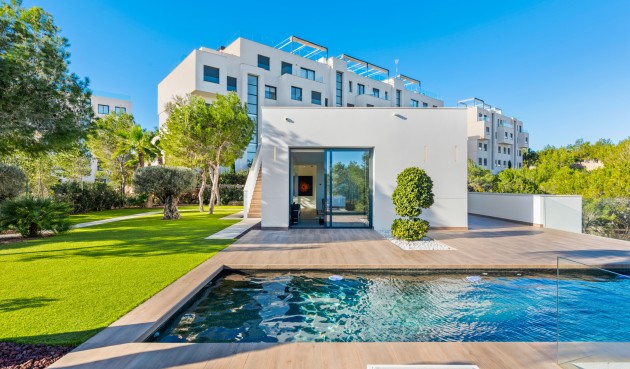 Resale - Villa -
Dehesa de Campoamor - Costa Blanca