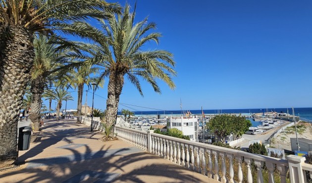 Resale - Apartment Penthouse -
Torre de la Horadada - Playa