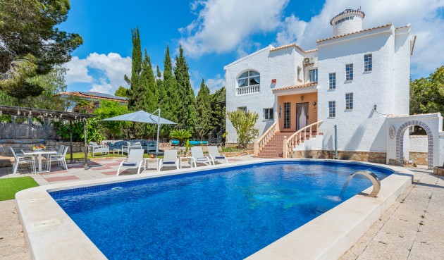 Resale - Villa -
Pinar de Campoverde - Costa Blanca