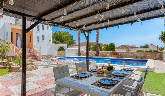 Resale - Villa -
Pinar de Campoverde - Costa Blanca