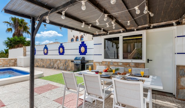 Resale - Villa -
Pinar de Campoverde - Costa Blanca