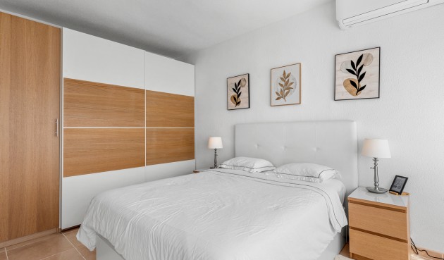 Resale - Villa -
Pinar de Campoverde - Costa Blanca