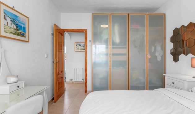 Resale - Villa -
Pinar de Campoverde - Costa Blanca