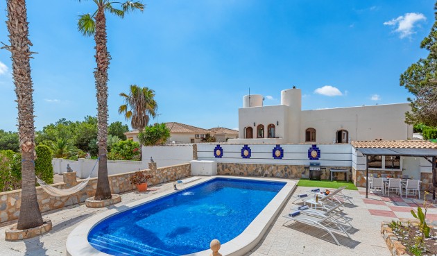 Resale - Villa -
Pinar de Campoverde - Costa Blanca