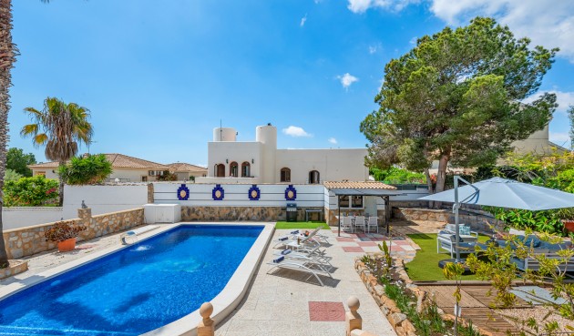 Resale - Villa -
Pinar de Campoverde - Costa Blanca