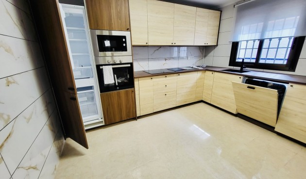 Resale - Town House -
San Miguel de Salinas - Inland