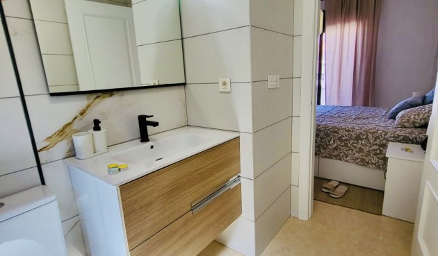 Resale - Town House -
San Miguel de Salinas - Inland