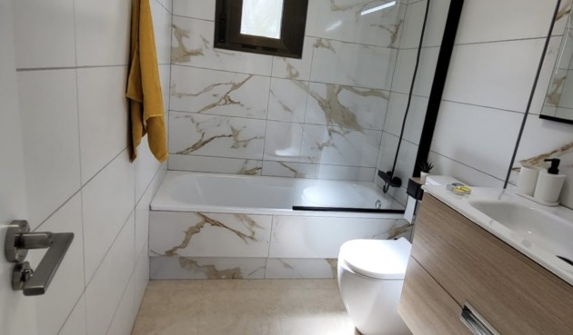 Resale - Town House -
San Miguel de Salinas - Inland