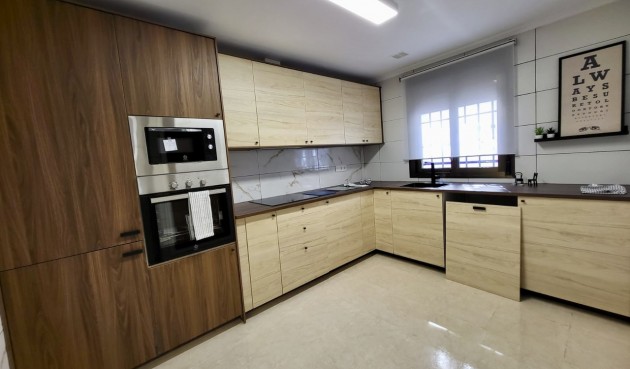 Resale - Town House -
San Miguel de Salinas - Inland