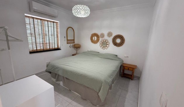 Resale - Villa -
Torrevieja - Costa Blanca