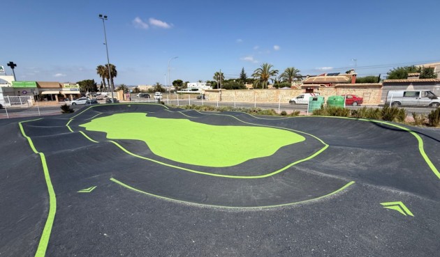 Resale - Villa -
Torrevieja - Costa Blanca