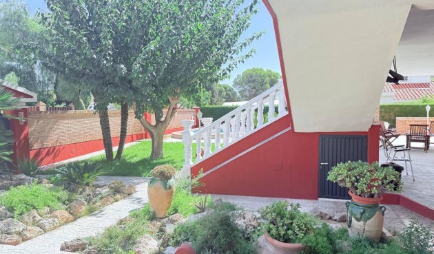 Resale - Villa -
Campoamor