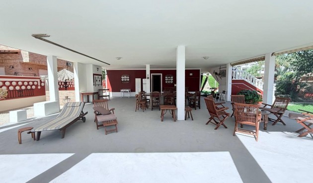 Resale - Villa -
Campoamor