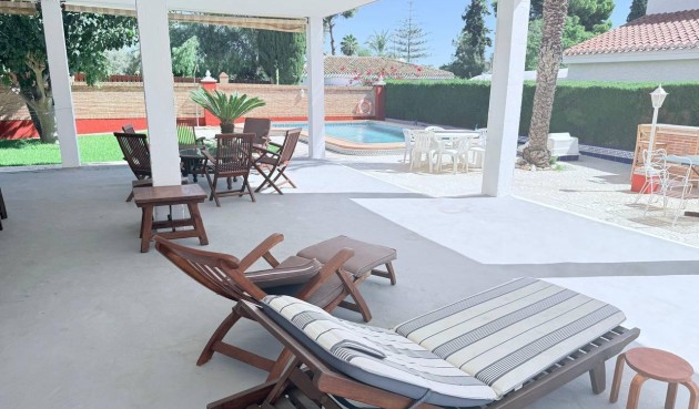 Resale - Villa -
Campoamor