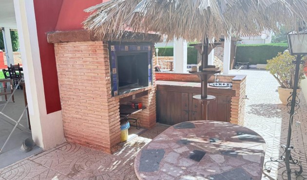 Resale - Villa -
Campoamor