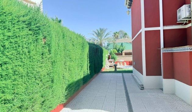 Resale - Villa -
Campoamor