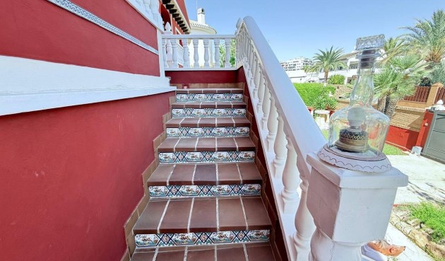 Resale - Villa -
Campoamor