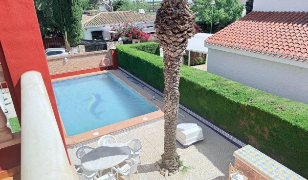 Resale - Villa -
Campoamor