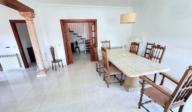 Resale - Villa -
Campoamor