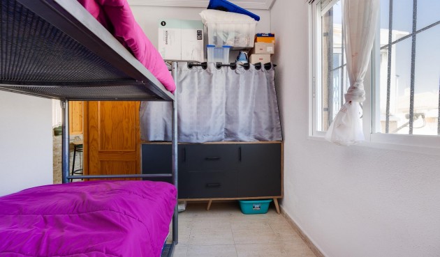 Reventa - Bungalow -
Torrevieja - aguas nuevas