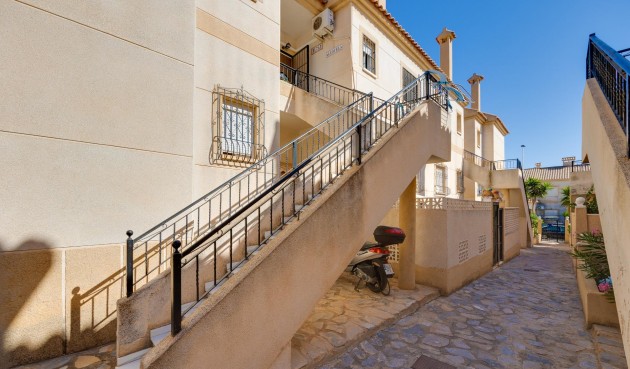 Reventa - Bungalow -
Torrevieja - aguas nuevas