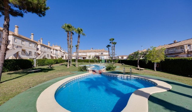 Reventa - Bungalow -
Torrevieja - aguas nuevas