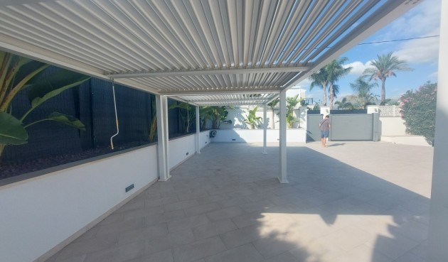 Återförsäljning - Villa -
Albir - Costa Blanca