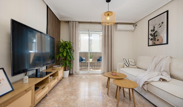 Återförsäljning - Apartment -
Torrevieja - Centro