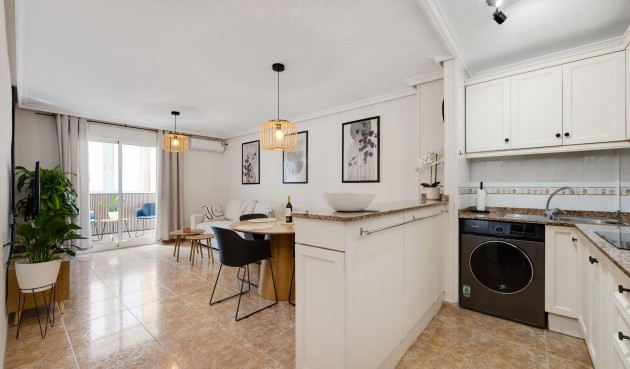 Återförsäljning - Apartment -
Torrevieja - Centro