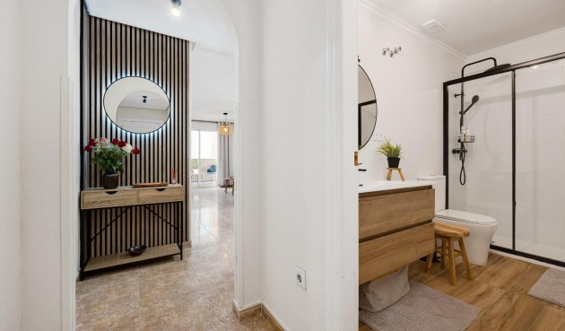 Återförsäljning - Apartment -
Torrevieja - Centro