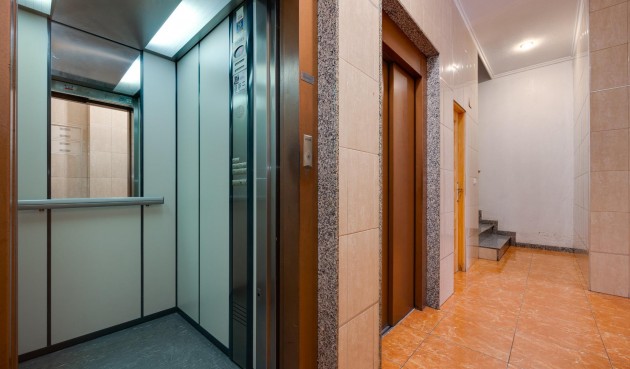 Återförsäljning - Apartment -
Torrevieja - Centro