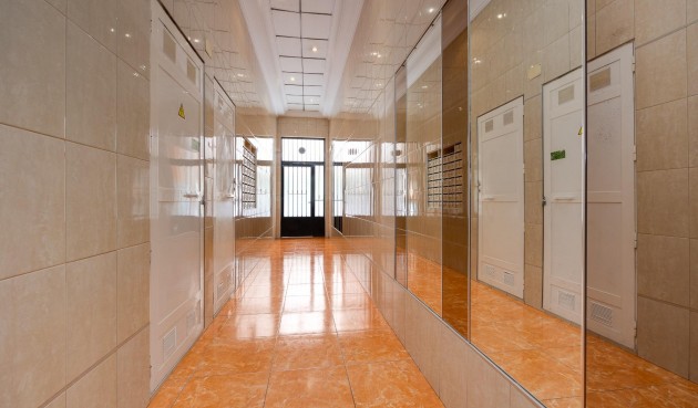 Återförsäljning - Apartment -
Torrevieja - Centro