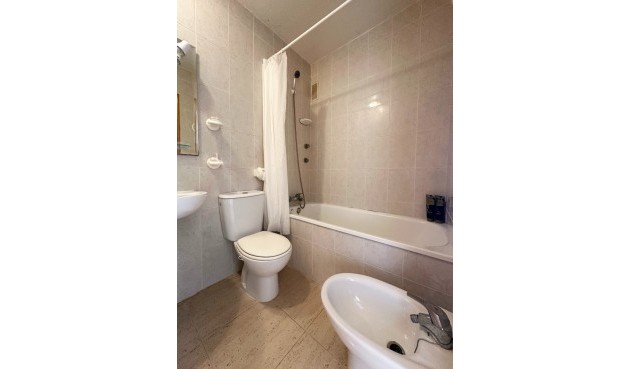 Resale - Bungalow -
San Miguel de Salinas - Inland