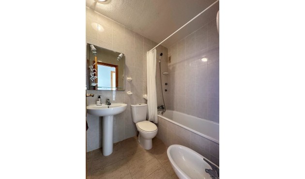 Resale - Bungalow -
San Miguel de Salinas - Inland