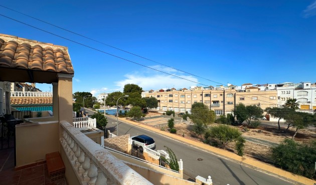 Resale - Bungalow -
San Miguel de Salinas - Inland