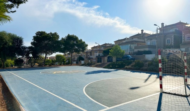 Resale - Bungalow -
San Miguel de Salinas - Inland