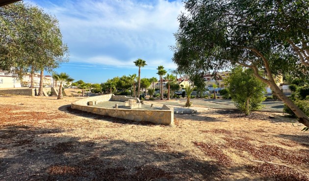 Resale - Bungalow -
San Miguel de Salinas - Inland