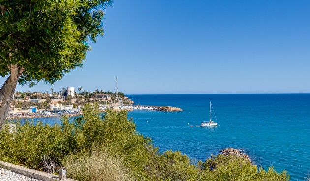 Resale - Bungalow -
San Miguel de Salinas - Inland