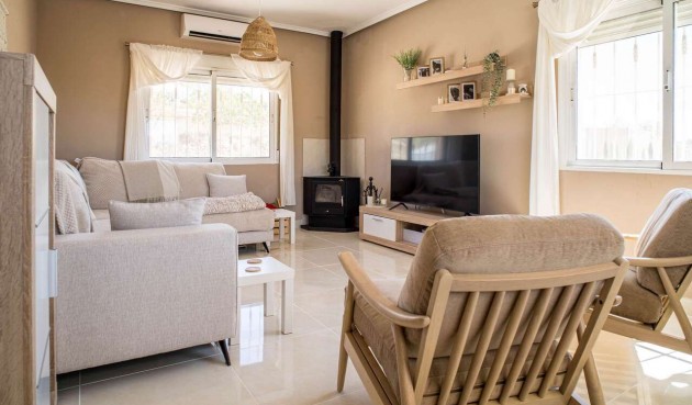 Resale - Villa -
Pinoso - Inland